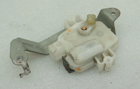 Mitsubishi L200 Rear lock motor MN142461