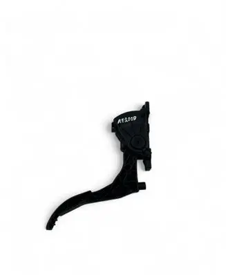 Accelerator throttle pedal