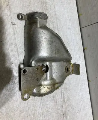 Volkswagen Beetle A5 Heat shield in engine bay 04e253061