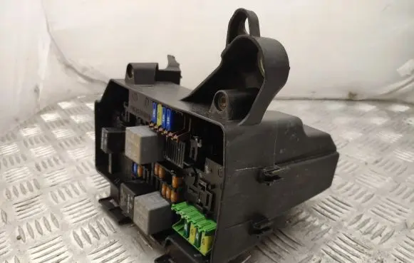 Mercedes-Benz GLC C253 Fuse box set A2059981301