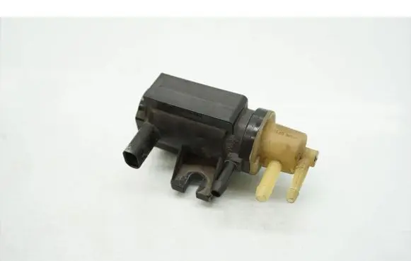 Mercedes-Benz E W212 Valve vacuum 