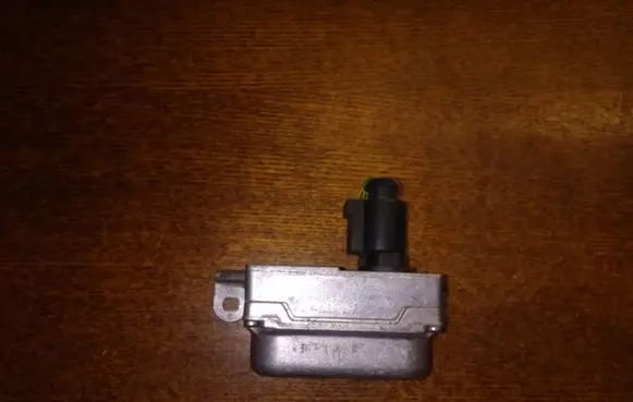 Volkswagen Golf V ESP acceleration yaw rate sensor 1K0907655B