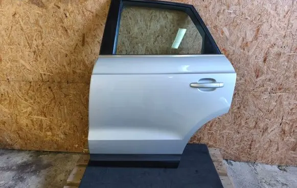 Audi Q3 8U Rear door LX7W