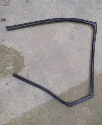 Renault Kadjar Rubber seal rear door window/glass 