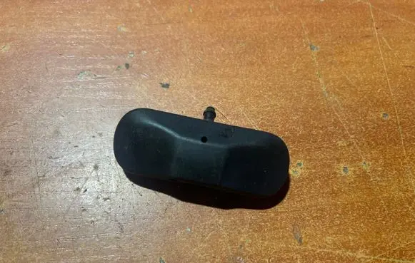 Volkswagen Golf V Windshield washer spray nozzle 