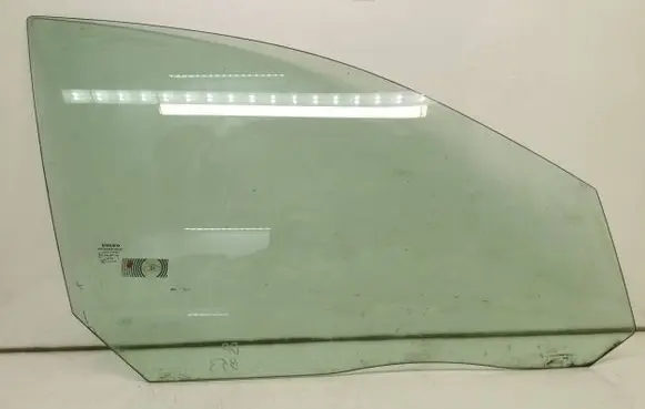 Volvo XC70 Front door window glass four-door Dot57m53as2 43r001106 E000186