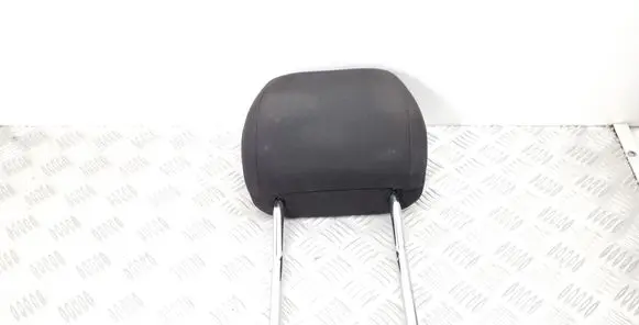 Volkswagen PASSAT B8 Front seat headrest 