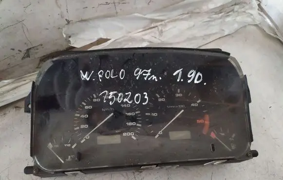 Volkswagen Polo III 6N 6N2 6NF Speedometer (instrument cluster) 5392325900