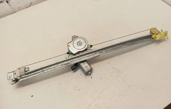 Renault Trafic II (X83) Front door window regulator with motor 37103001