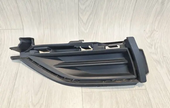 Volkswagen Golf VII Front bumper lower grill 5G0853211G