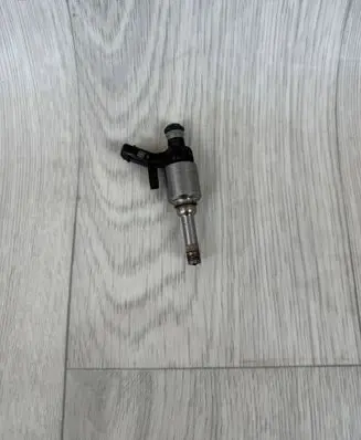 Volkswagen Golf VII Fuel injector 06L906036K