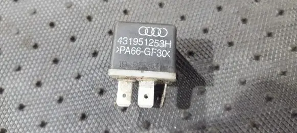 Volkswagen PASSAT B5 Other relay 431951253H