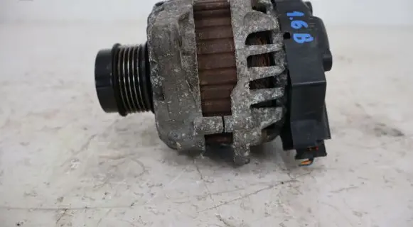 Hyundai ix20 Generator/alternator 373002B700