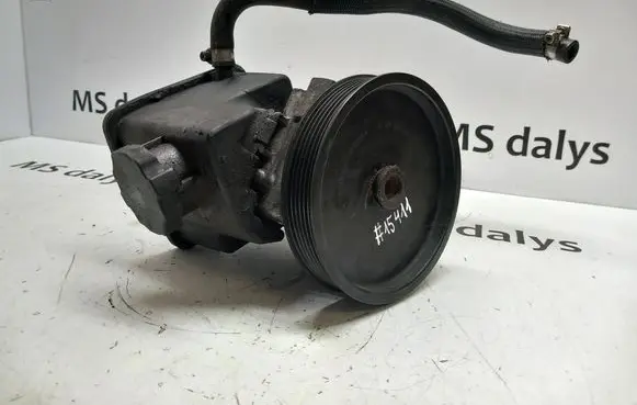 Mercedes-Benz C W204 Power steering pump A0044667001 0044667001