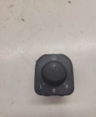 Volkswagen PASSAT B6 Wing mirror switch 1K0959565H 208701S
