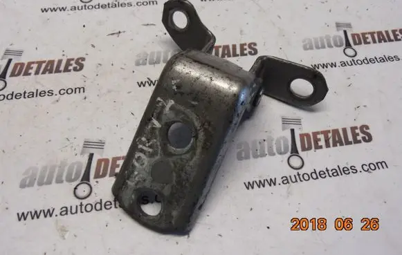 Toyota Corolla E120 E130 Front door upper hinge
