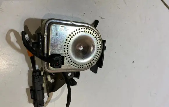 Ford Mustang VI Horn signal GR3T19N217AD