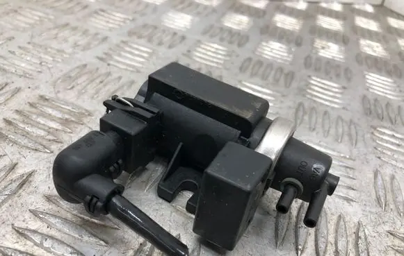 BMW 5 E60 E61 Turbo solenoid valve 7796634 04T286 70057901