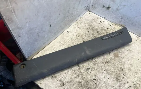 Renault Master II Front door trim (molding) 7701692581