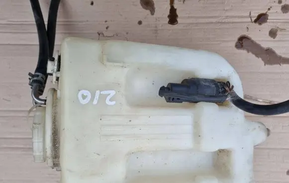 Mercedes-Benz E AMG W210 Windshield washer fluid reservoir/tank