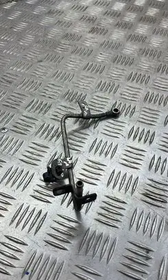 Fuel injector supply line/pipe