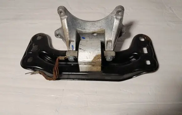 Mercedes-Benz SL R230 Gearbox mounting bracket A1712420034