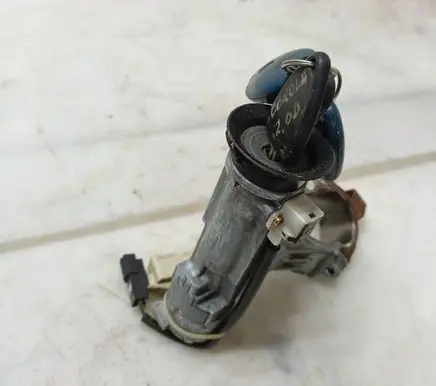 Toyota Corolla E100 Ignition lock 4502012B