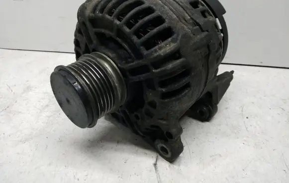 Mitsubishi Grandis Generator/alternator 06F903023F 0124525091