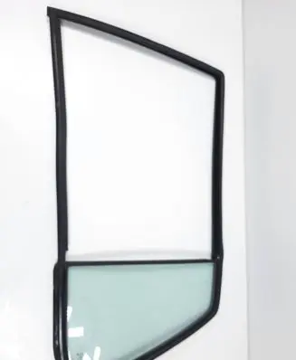 Volkswagen Golf IV Rear side window 43R000980
