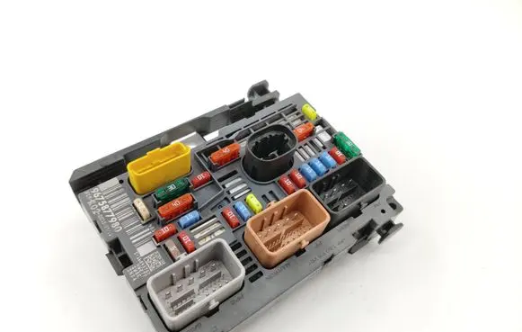 Citroen Berlingo Fuse box set 9675877980
