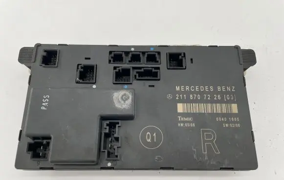 Mercedes-Benz E W211 Door control unit/module 2118707226 A2118707226