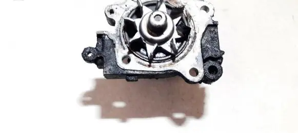 Mitsubishi Carisma Water pump