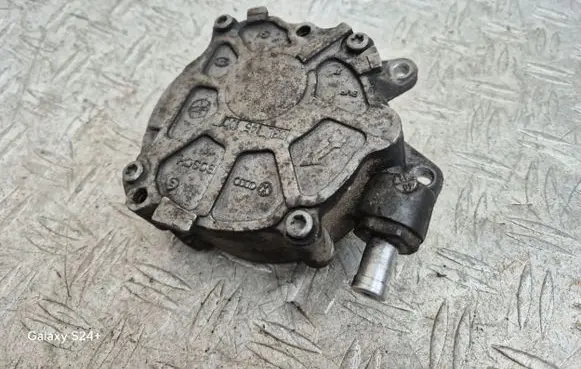 Volkswagen Caddy Vacuum pump 03L145100F