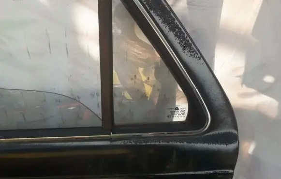 Hyundai Lantra I Rear vent window glass 
