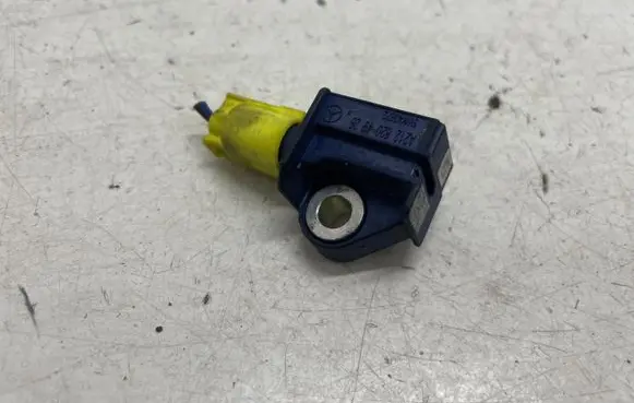 Mercedes-Benz E W212 Airbag deployment crash/impact sensor A2128204926
