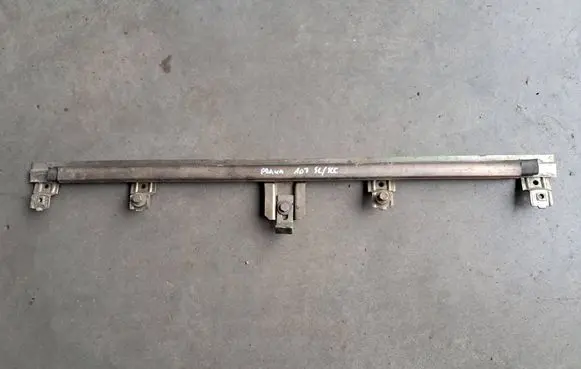 Mercedes-Benz SL R107 Front door window/glass (coupe) 1077202618