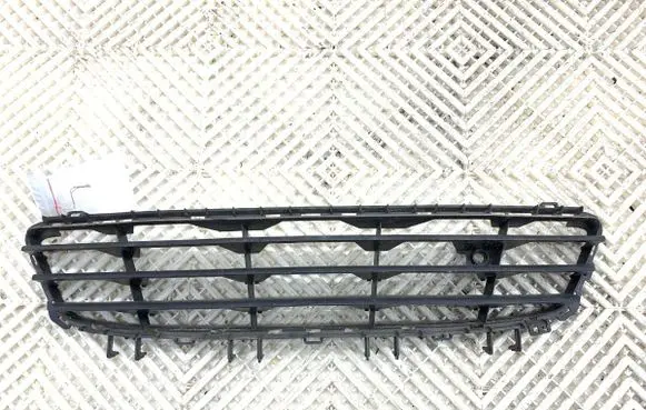 Opel Astra H Front bumper lower grill