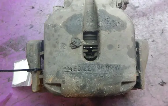 BMW 5 E39 Front brake caliper