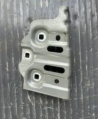 Renault Austral Fender mounting bracket 631230165R