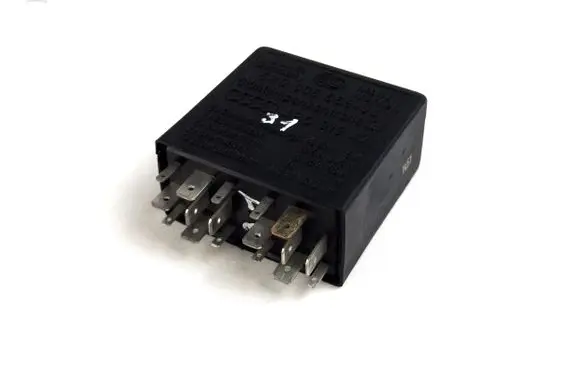 Audi A6 S6 C5 4B Light relay 4b0919471