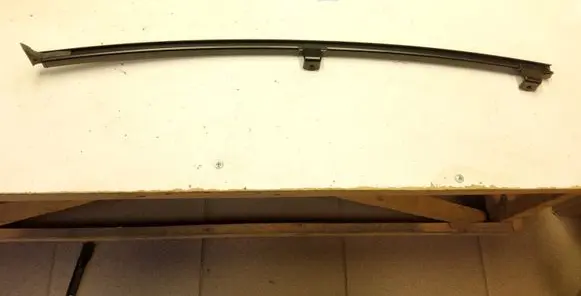 Toyota RAV 4 (XA30) Rear door windshield rail 