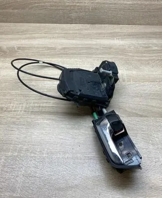 Toyota Prius (XW20) Front door lock 6927447020