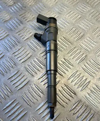 BMW 5 E60 E61 Fuel injector 7794435 0445110209