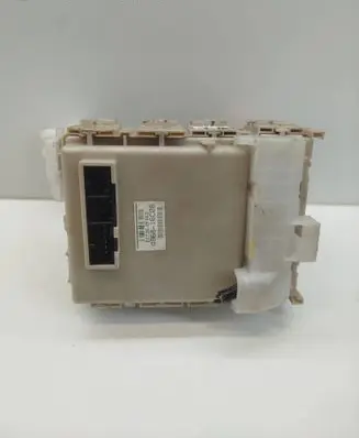 Toyota Verso Fuse box set 827300FA40