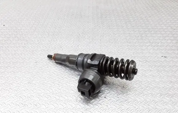 Volkswagen Sharan Fuel injector 045130079X