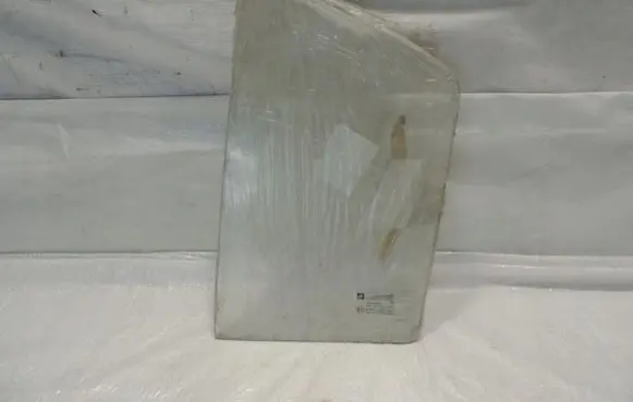 Opel Kadett E Rear windscreen/windshield window 90186491