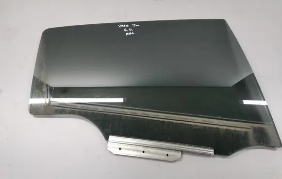 Toyota Yaris Rear door window glass