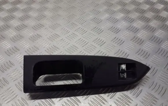 Volkswagen Touran I Front door window switch trim 1T1867371E