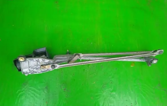 Ford Focus Front wiper linkage and motor