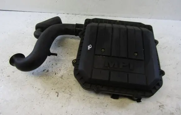 Volkswagen Up Air intake hose/pipe 04C129618F